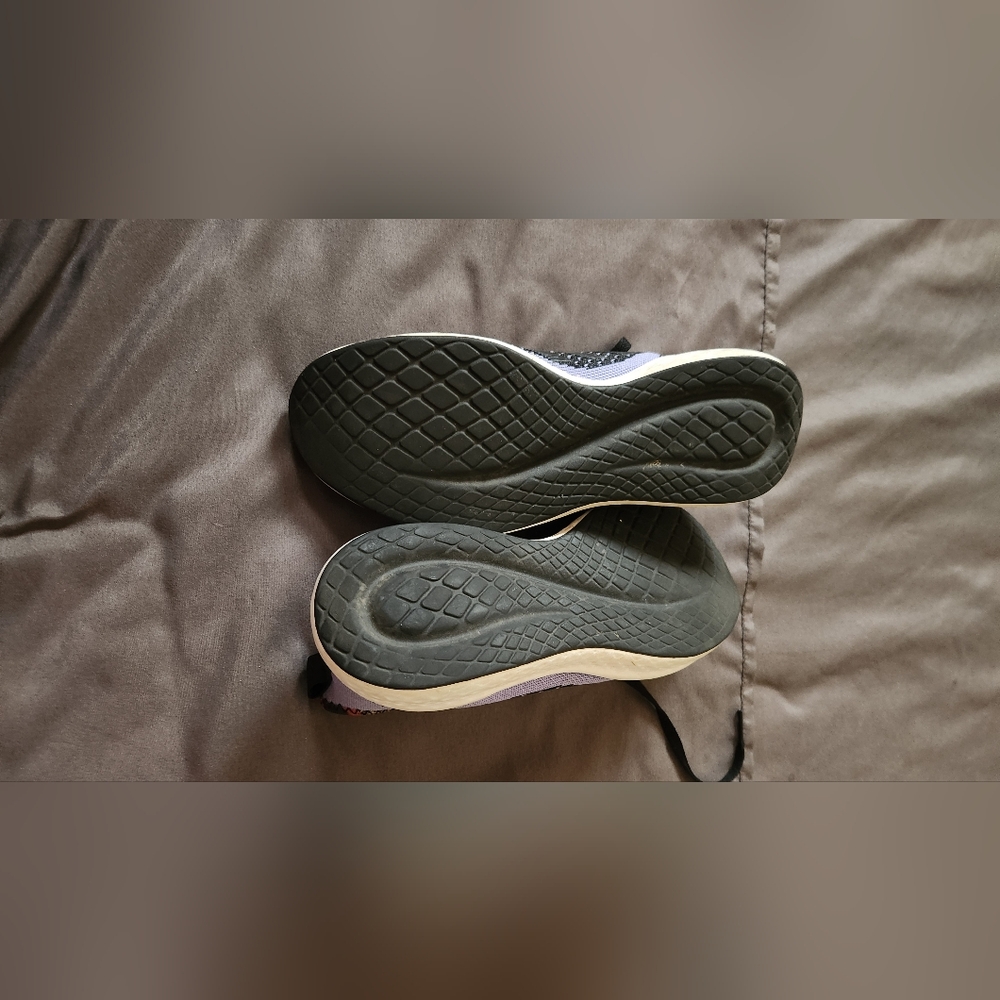 Shoes - Picture 4 of 9